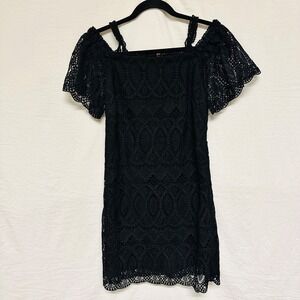 White House Black Market Dress Embroidered‎ Cold Shoulder Dress Black Size 00